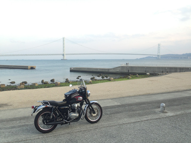大蔵海岸とバイクの写真