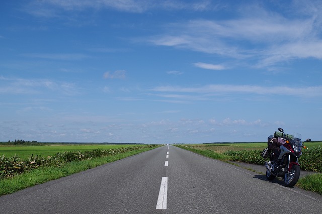 北海道の直線道路とNC750X