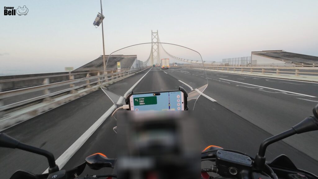 【画像】吹き流しの様子（橋の入り口付近）